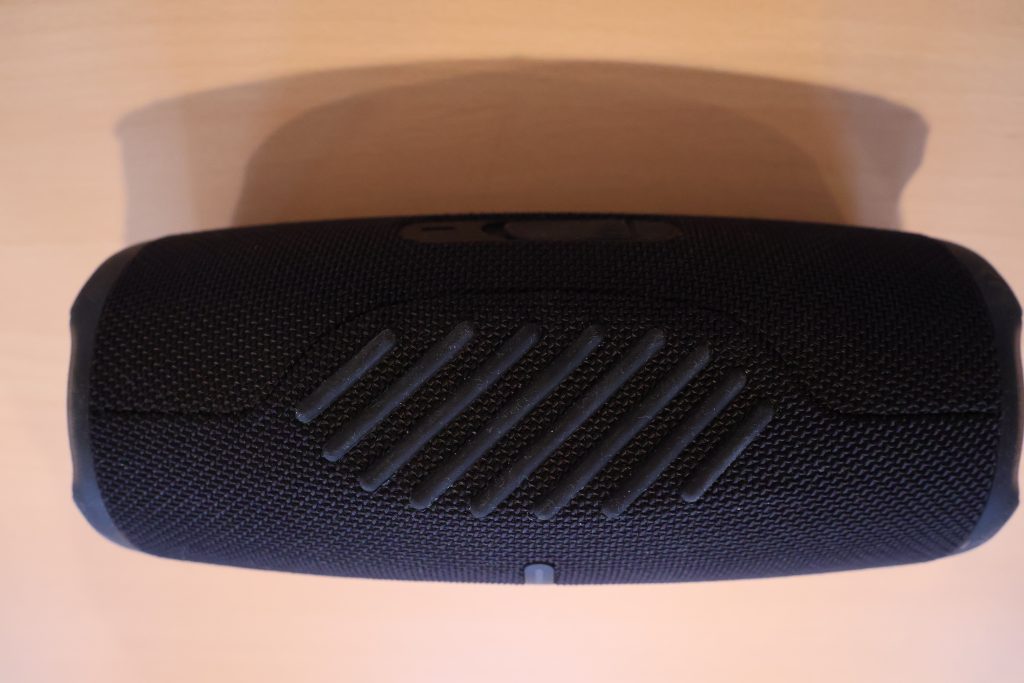 JBL Charge 5 Wifi Bluetooth-Lautsprecher Karton von unten