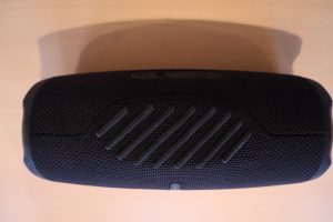 JBL Charge 5 Wifi Bluetooth-Lautsprecher Karton von unten