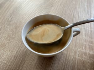 Lebensbaum Espresso Minero Espressobohnen Crema im Löffel