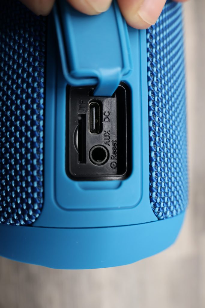 Ortizan X10 Bluetooth-Lautsprecher Anschlüsse