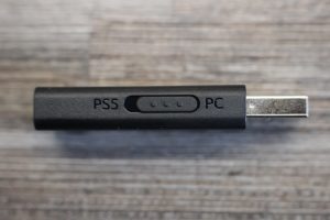 Sony Inzone H5 Gaming-Headset Funkadapter Seite