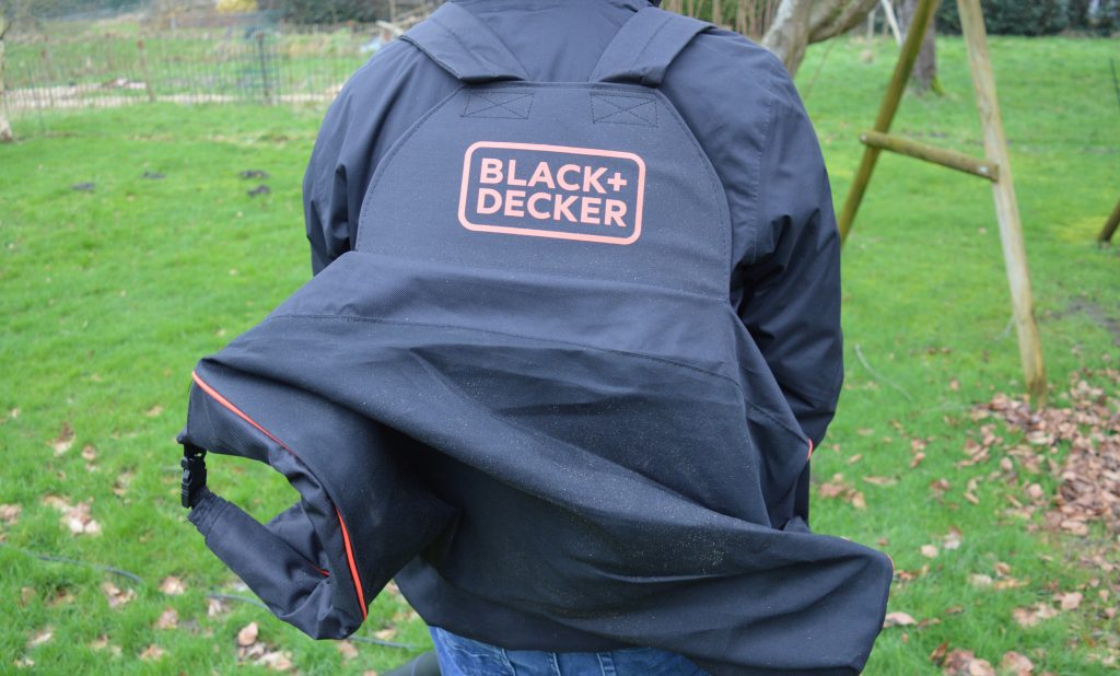 BLACK+DECKER BEBLV300 Laubsauger Laubfangrucksack auf Rücken