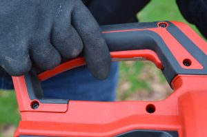EINHELL Venturro 18-210 Laubsauger in Betrieb Nahaufnahme Hebel