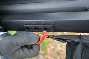 EINHELL Venturro 18-210 Laubsauger in Betrieb Befestigung Laubfangsack
