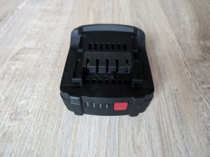 Akku des Metabo BS 18 Akku-Bohrschraubers von hinten