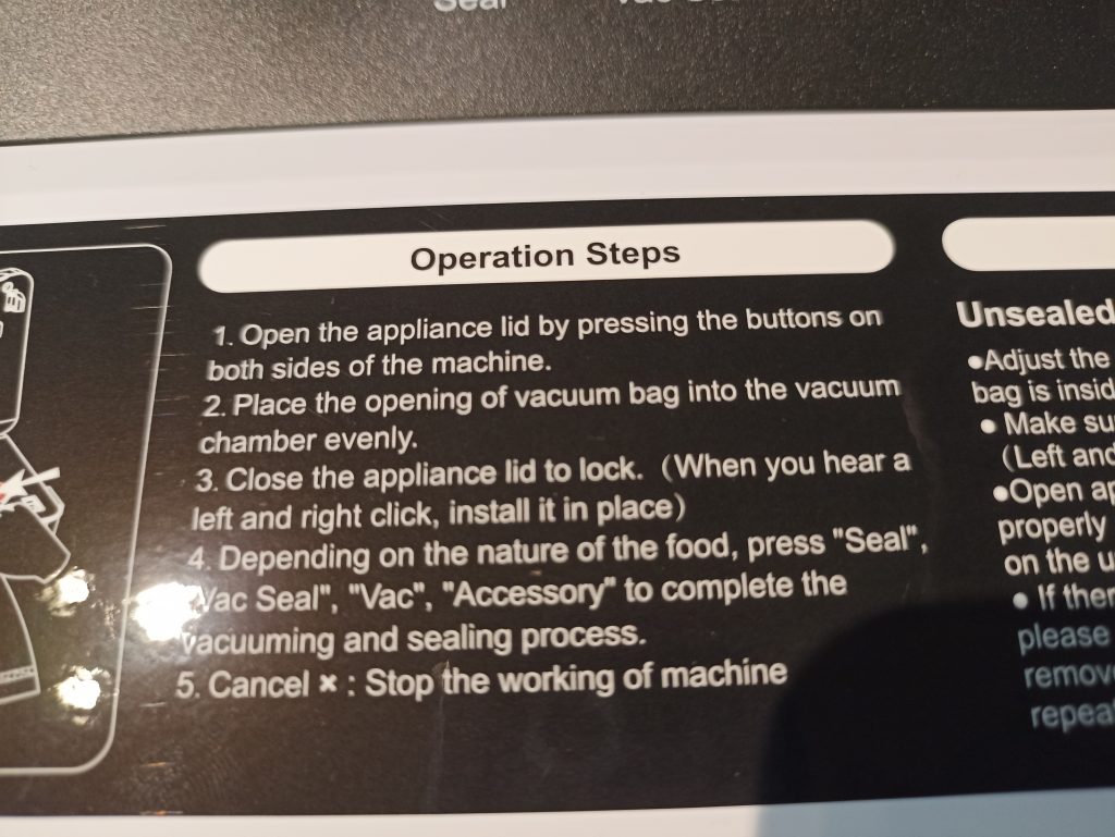 Amazon Basics Vakuumierer, Aufdruck auf dem Gerät 2
