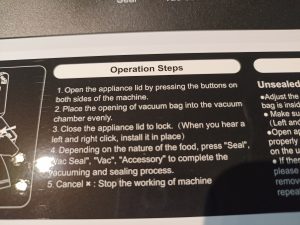 Amazon Basics Vakuumierer, Aufdruck auf dem Gerät 2