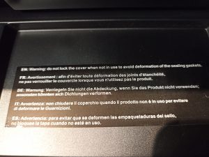 mazon Basics Vakuumierer, Innenansicht mit Aufdruck