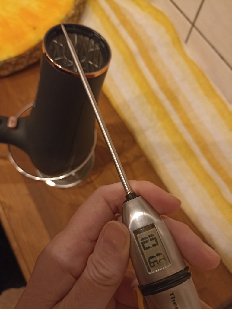 Beurer HC 50 Haartrockner, Messen der Temperatur am Gebläse