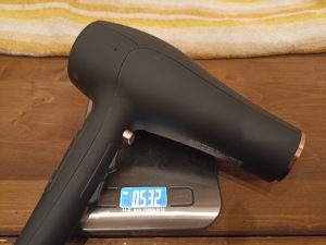 Beurer HC 50 Haartrockner, Wiegen auf der Waage