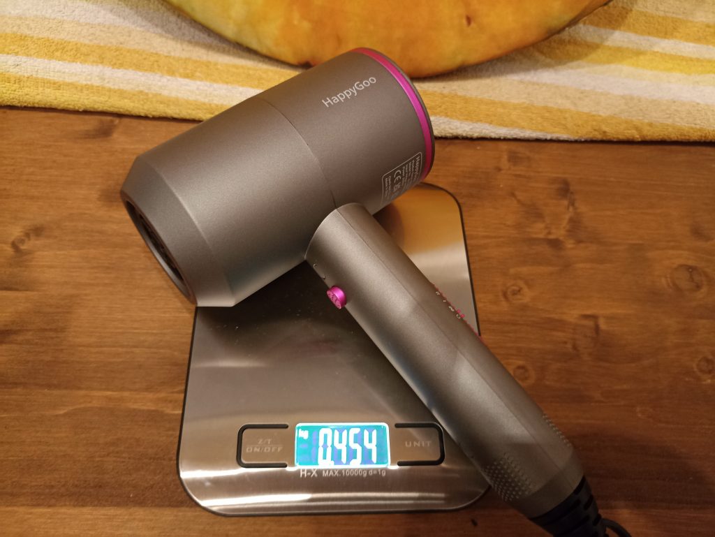HappyGoo Haartrockner, Wiegen auf der Waage