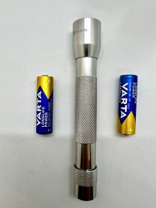VARTA F10 Taschenlampe mit Batterien