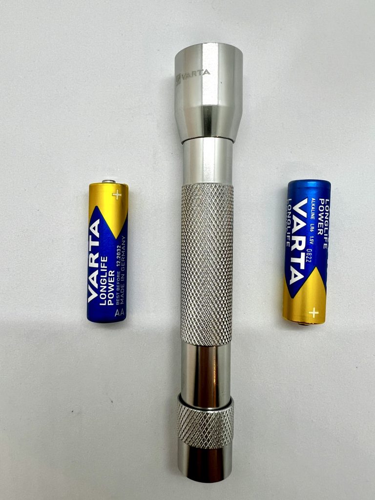 VARTA F10 Taschenlampe mit Batterien