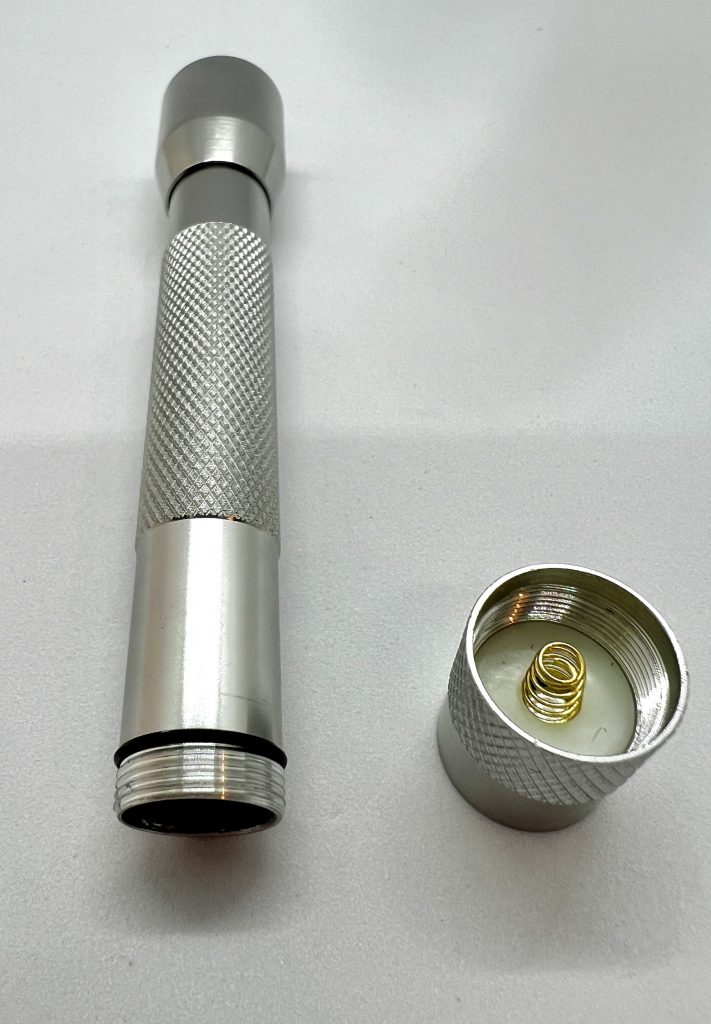 VARTA F10 Taschenlampe Batteriefach