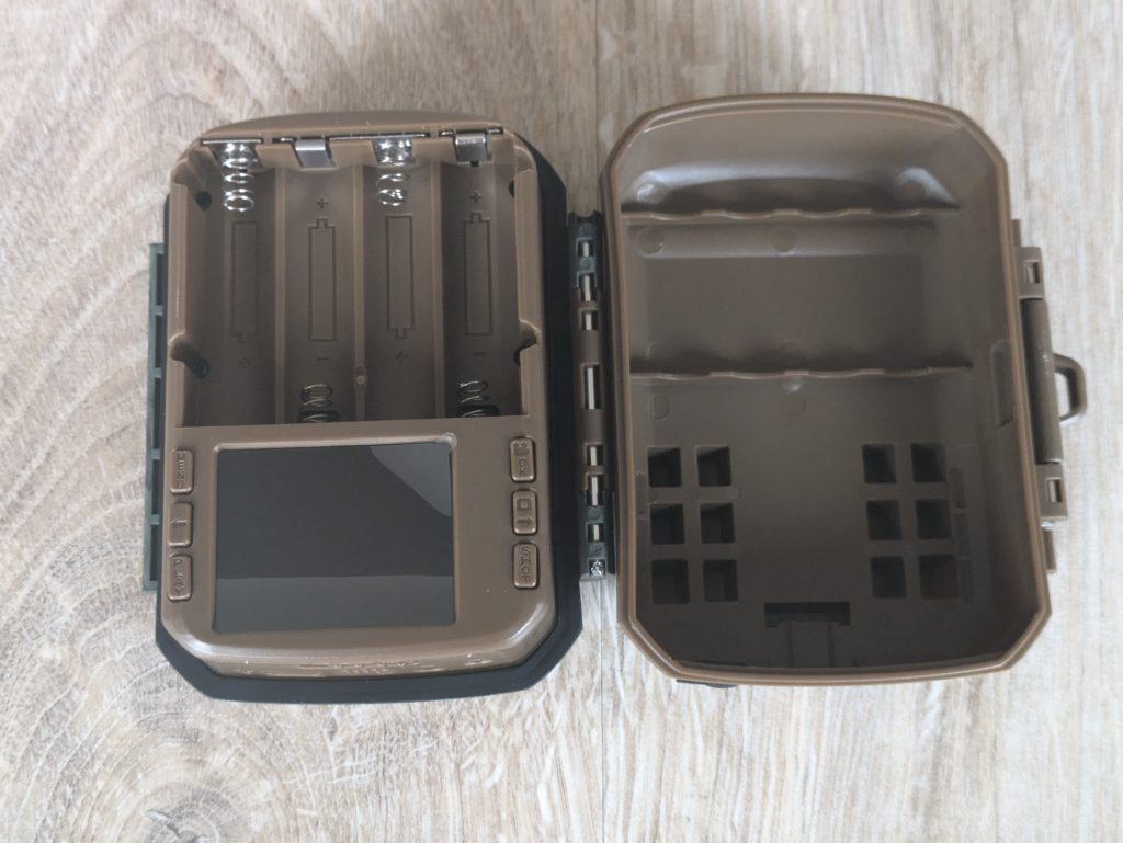 JOH Javelins M1 Wildkamera geöffnet