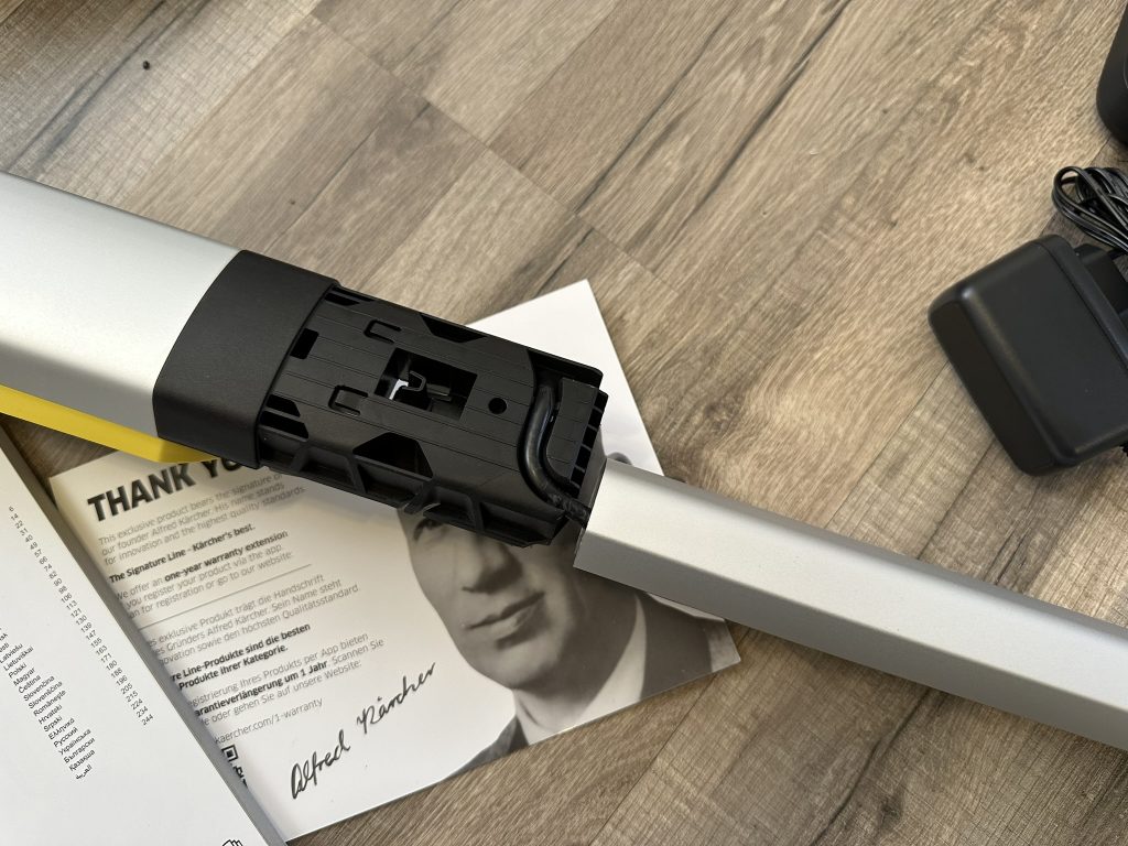 Kabelverbindung des Kärcher FC7 Cordless Extra Hartbodenreinigers
