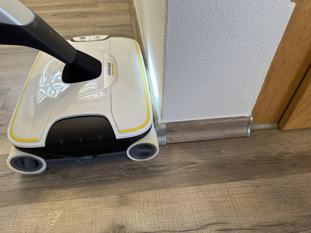 Kantenreinigung des Kärcher FC7 Cordless Extra Hartbodenreinigers