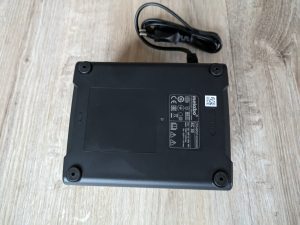 Ladegerät des Metabo BS 18 Akku-Bohrschraubers von unten