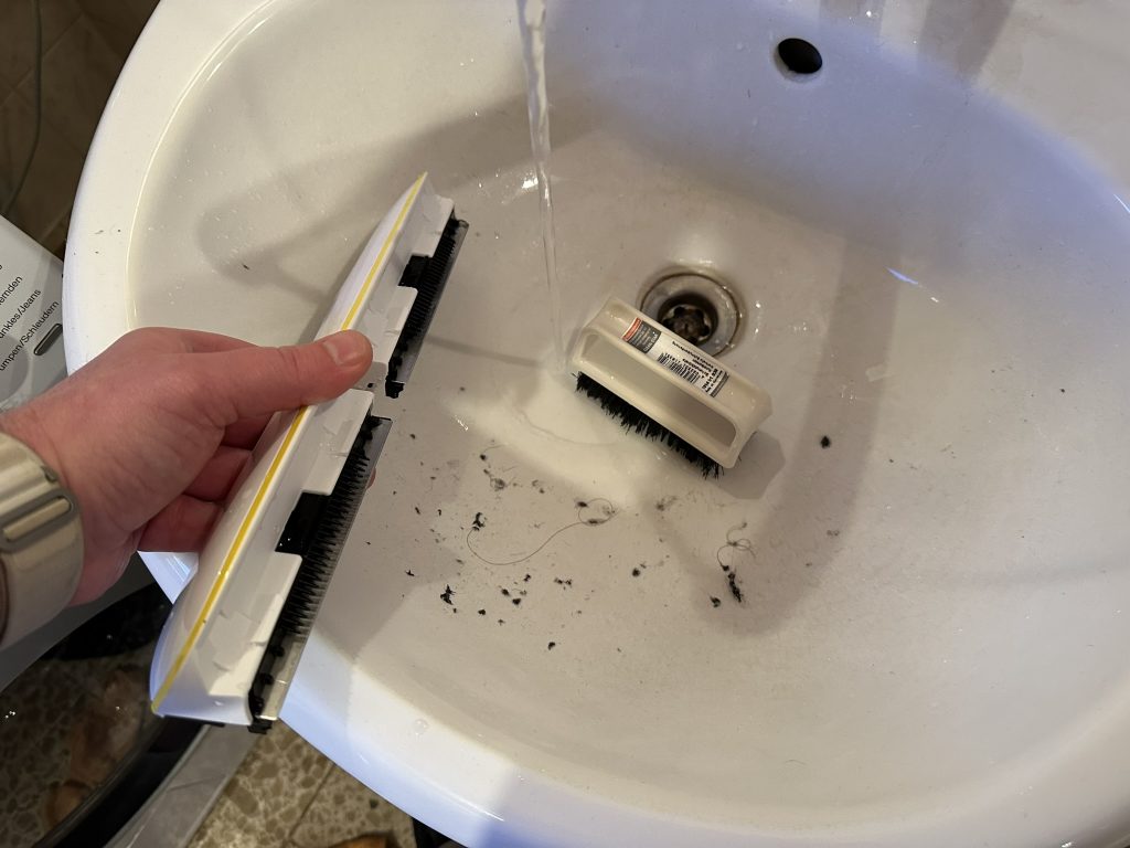 Reinigung der Wischer des Kärcher FC7 Cordless Extra Hartbodenreinigers