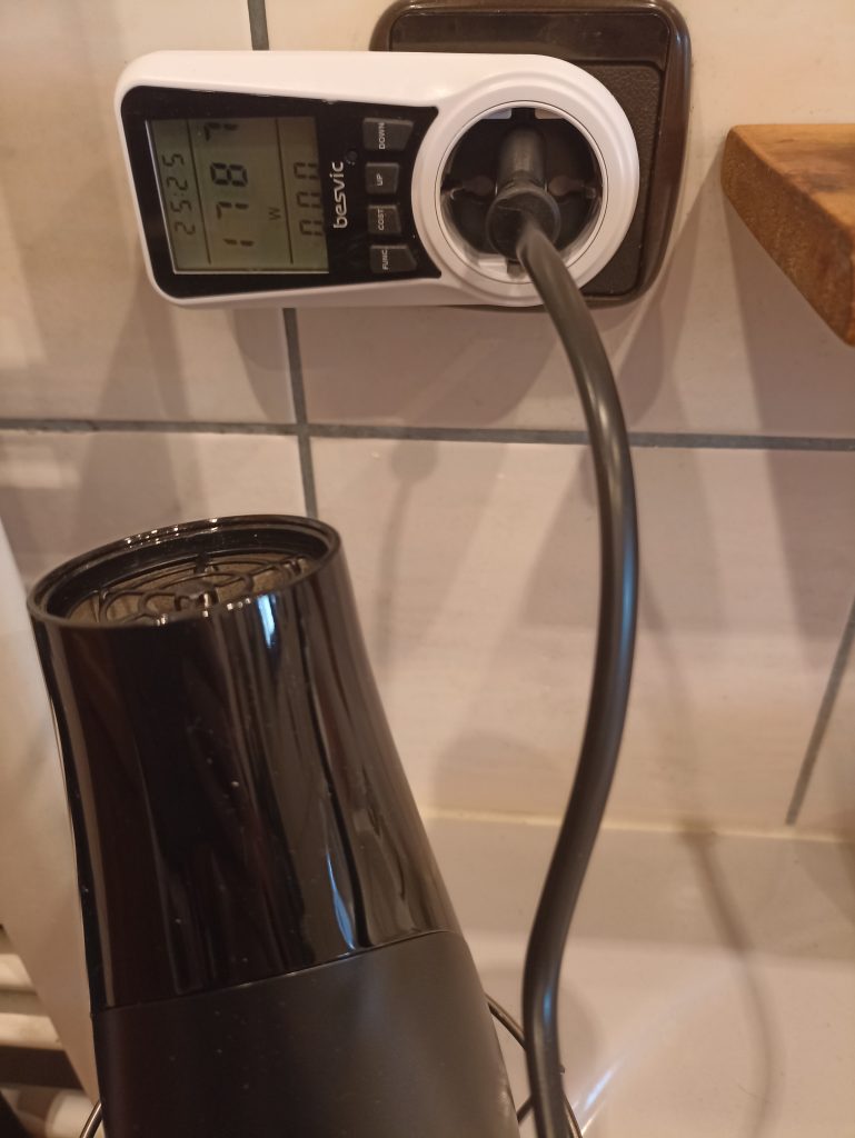 Remington D3198 Haartrockner, Messen der Leistung in Watt