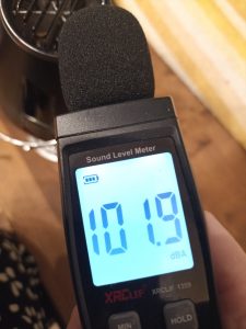 Rowenta x Karl Lagerfeld Haartrockner, Messen der Lautstärke in Dezibel