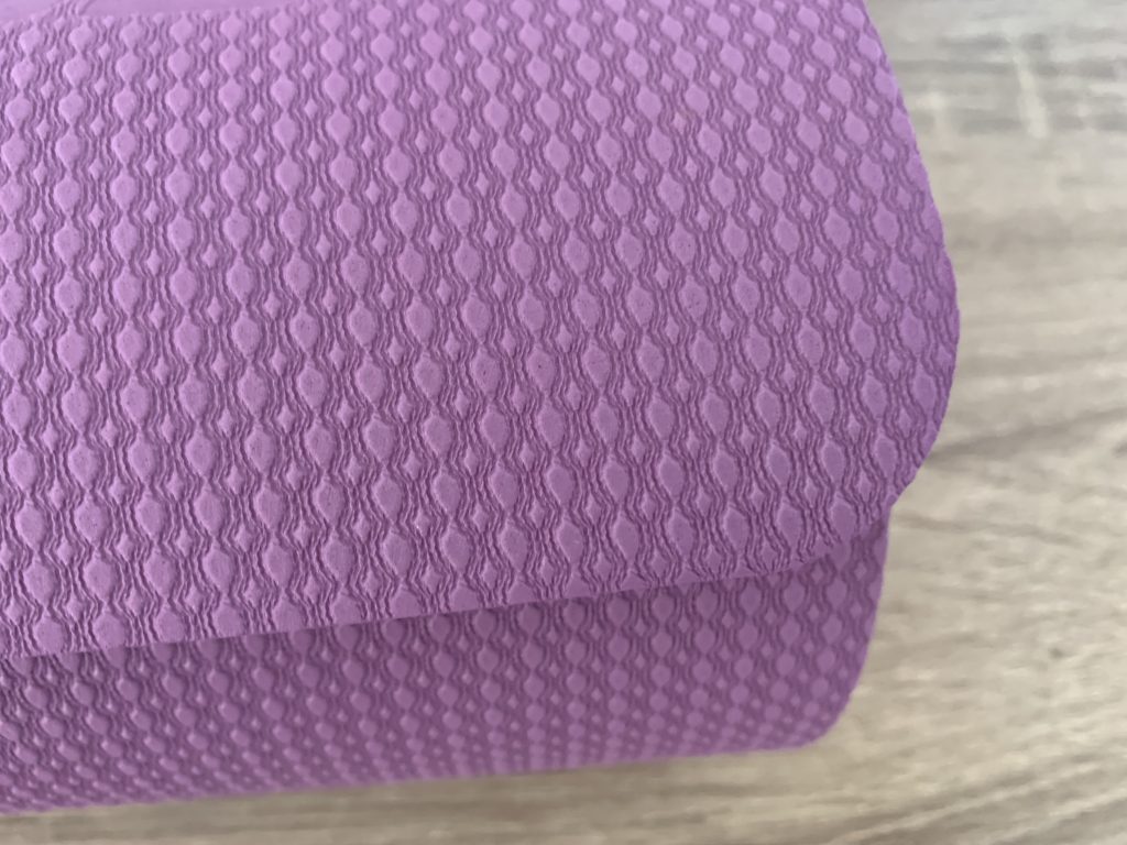 TOPLUS-Yogamatte Nahaufnahme Oberflächenstruktur Seite 1