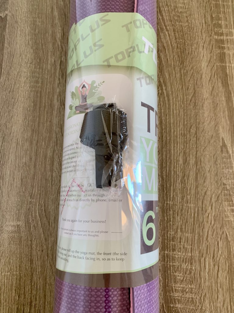 TOPLUS-Yogamatte Nahaufnahme Trageband in der Verpackung