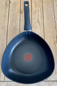 Tefal C26770 Start’Easy Triangle beschichtete Dreieckspfanne ohne Schutzkarton von oben