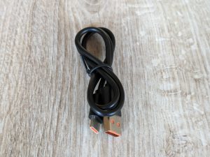 USB-Kabel der MAXDONE PH820 Wildkamera