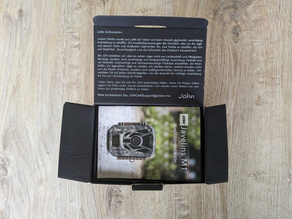 Verpackung der JOH Javelins M1 Wildkamera geöffnet