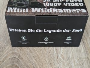 Verpackung der JOH Javelins M1 Wildkamera von vorne in der Nahansicht