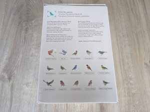Verpackung der NETVUE Birdfy Wildkamera von der rechten Seite