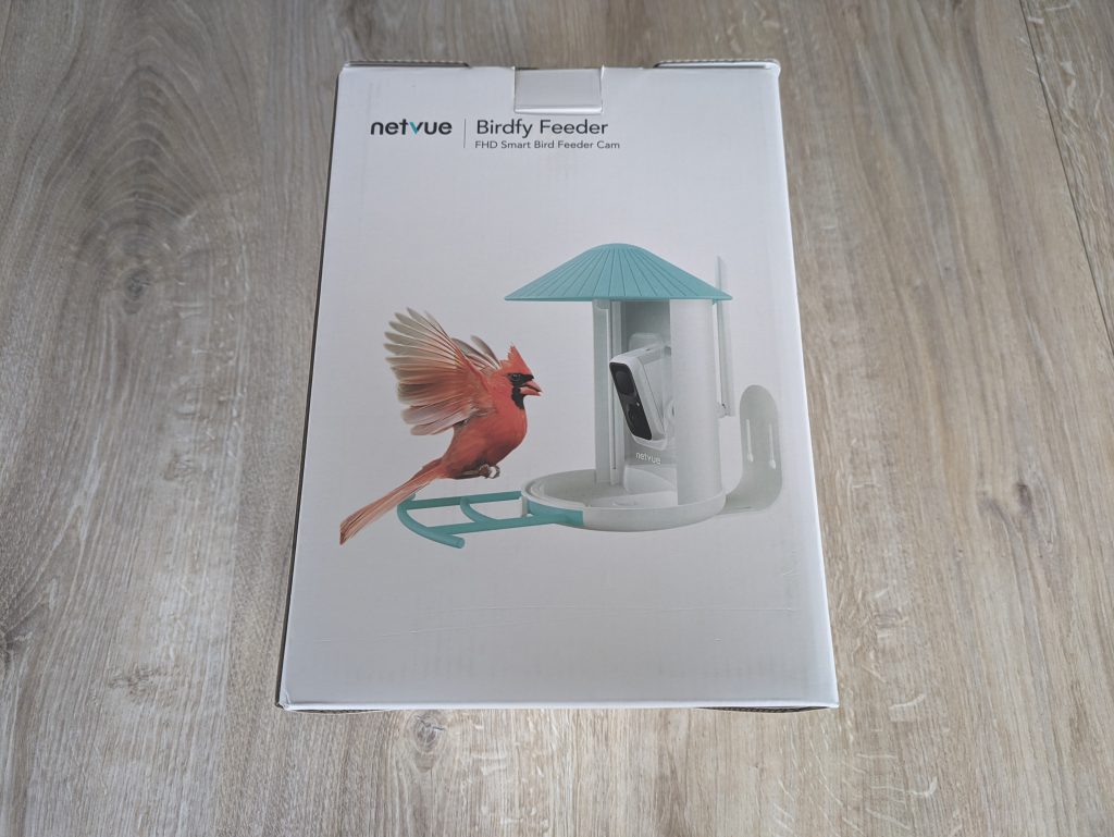 Verpackung der NETVUE Birdfy Wildkamera von vorne