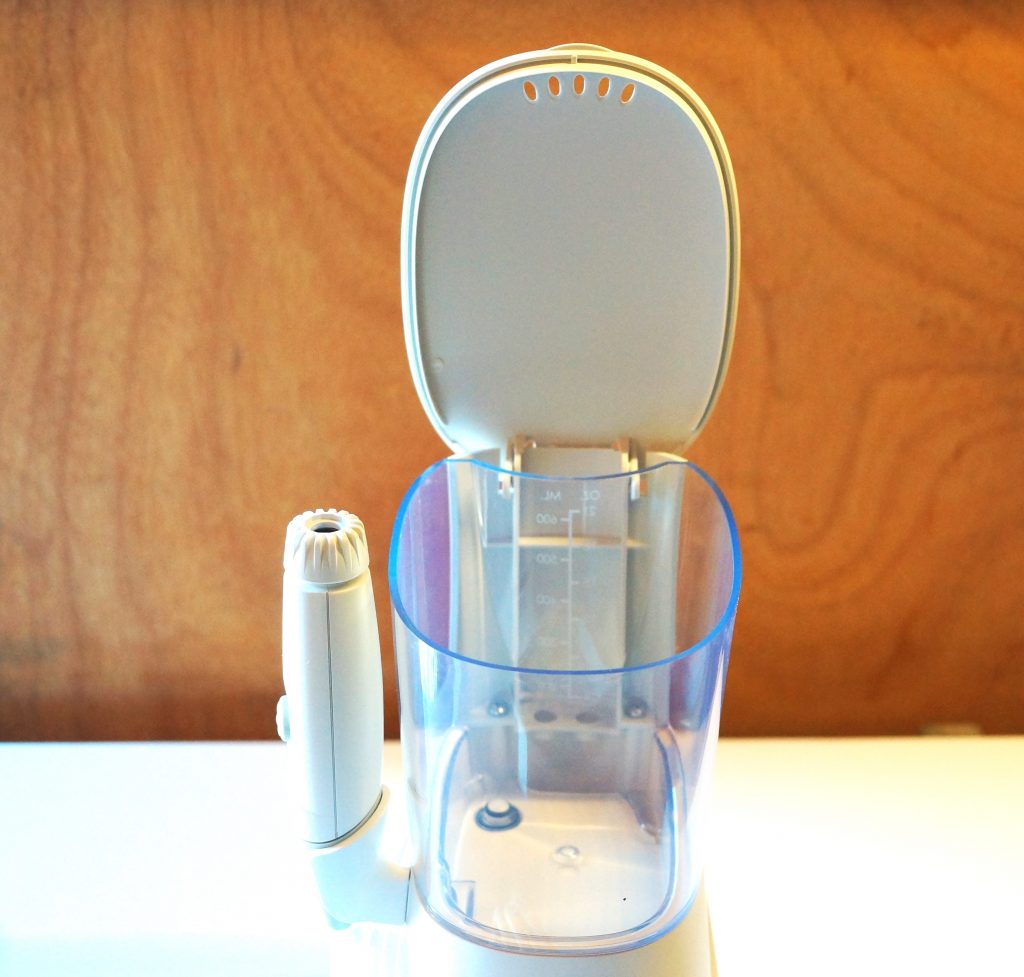 Waterpik WP-660EU aufklappbarer Deckel des Tanks