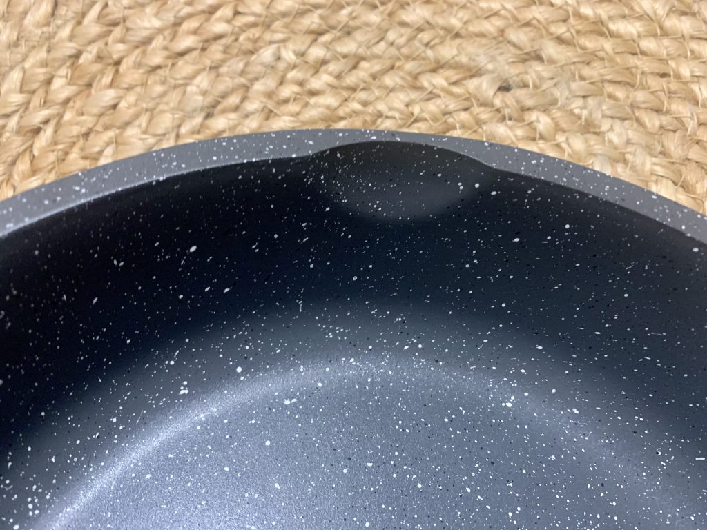 ZUOFENG beschichtete Pfanne Ausgussöffnung im Pfannenrand