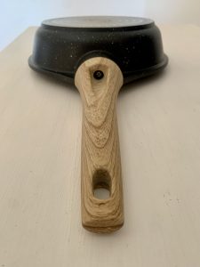 ZUOFENG beschichtete Pfanne Nahaufnahme Griff mit Schraube