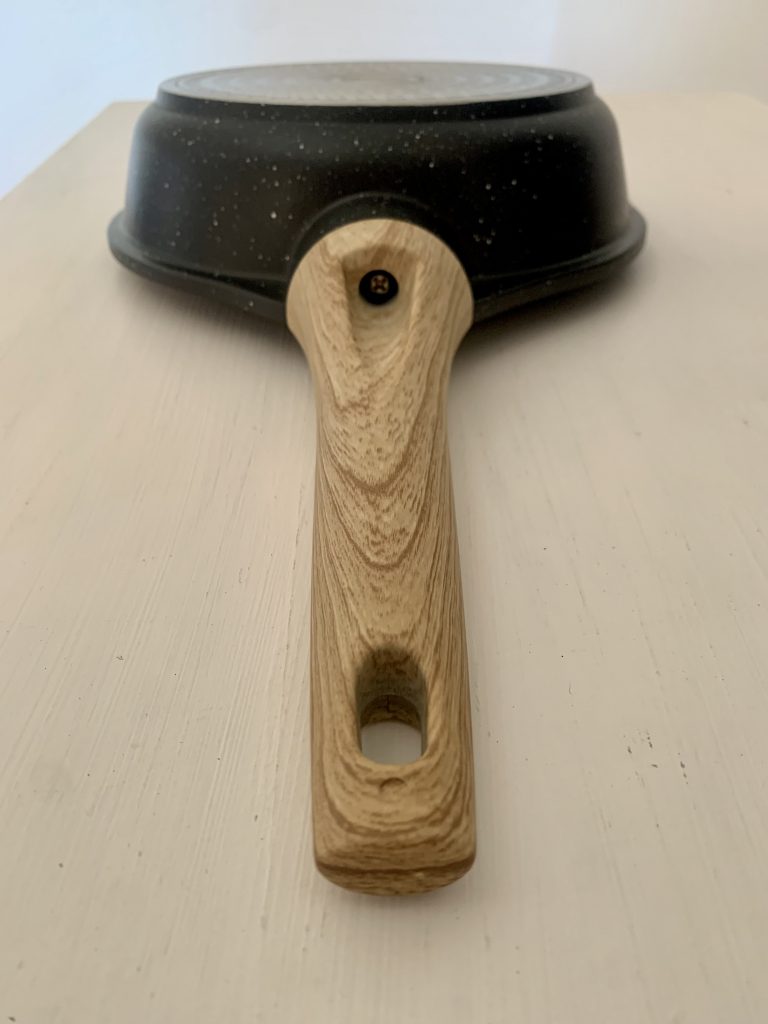 ZUOFENG beschichtete Pfanne Nahaufnahme Griff mit Schraube