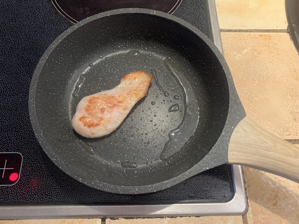 ZUOFENG beschichtete Pfanne beim Braten