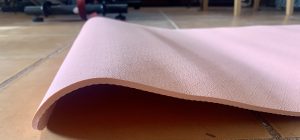 adidas ADYG-10300GB Yogamatte eingerolltes Ende 1