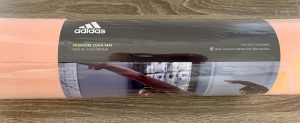 adidas-Yogamatte Nahaufnahme Banderole Teil 1