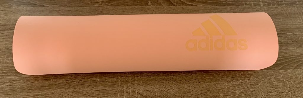 adidas-Yogamatte ausgepackt