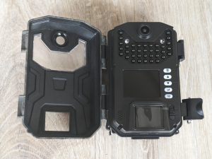 iZEEKER iG200 Wildkamera geöffnet