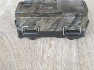 iZEEKER iG200 Wildkamera von der Seite