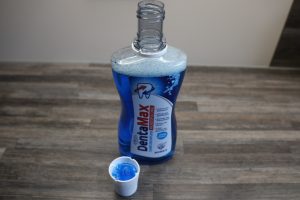 Elkos DentaMax Mundspülung im Deckel