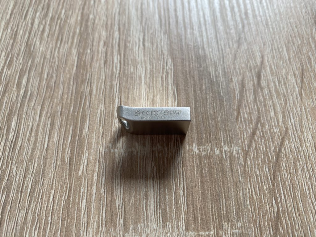 Transcend JetFlash 710 USB-Stick Seite