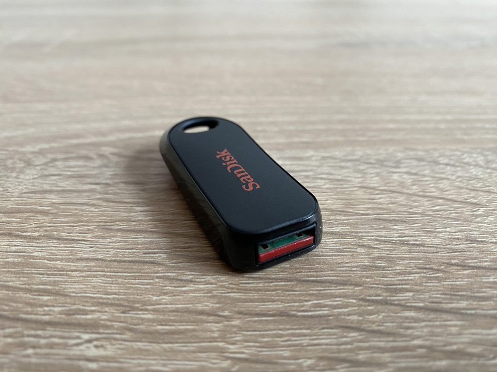 SanDisk Cruzer Snap USB-Stick Slide-Out-Stecker-1