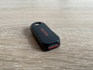 SanDisk Cruzer Snap USB-Stick Slide-Out-Stecker-1