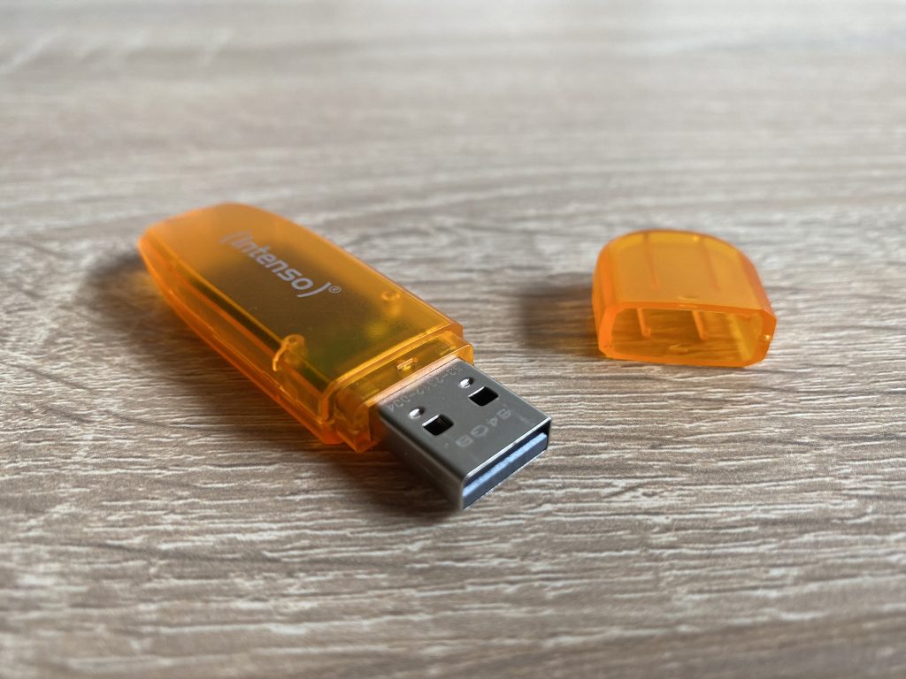 Intenso Rainbow Line USB-Stick Stecker und Kappe