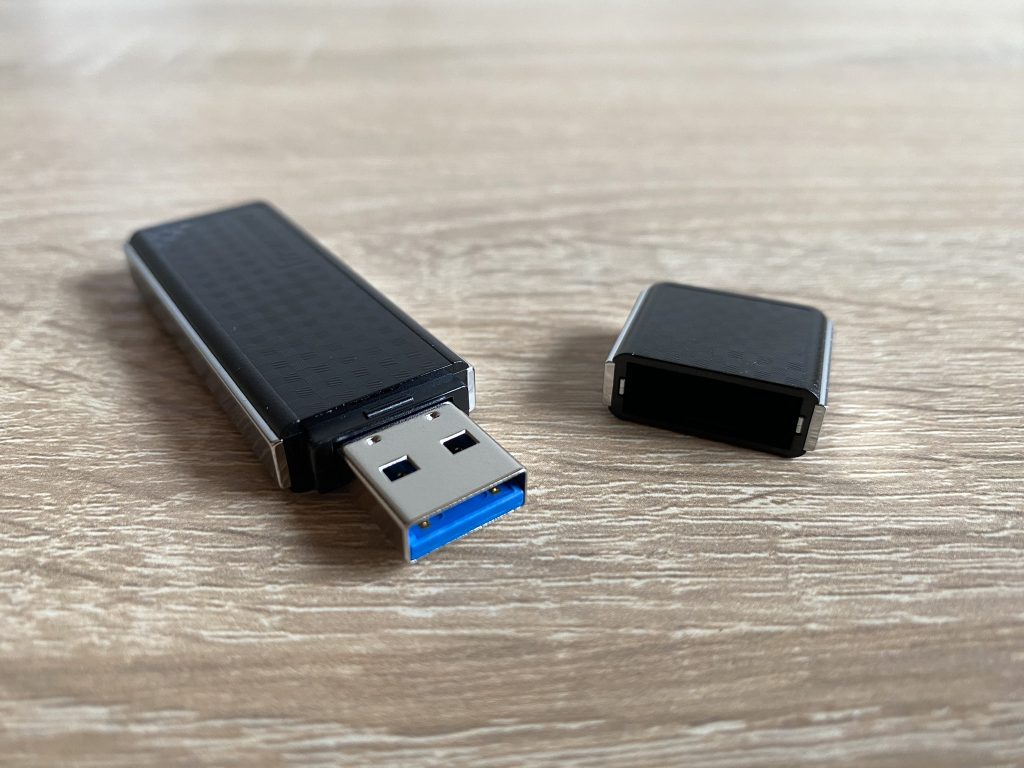 Transcend JetFlash 780 USB-Stick Stecker und Kappe