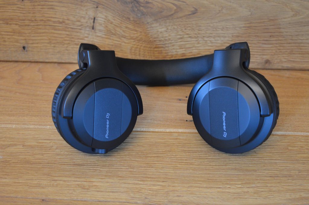 Pioneer DJ HDJ-CUE1 Over-Ear-Kopfhörer Hörmuscheln nach Außen geklappt